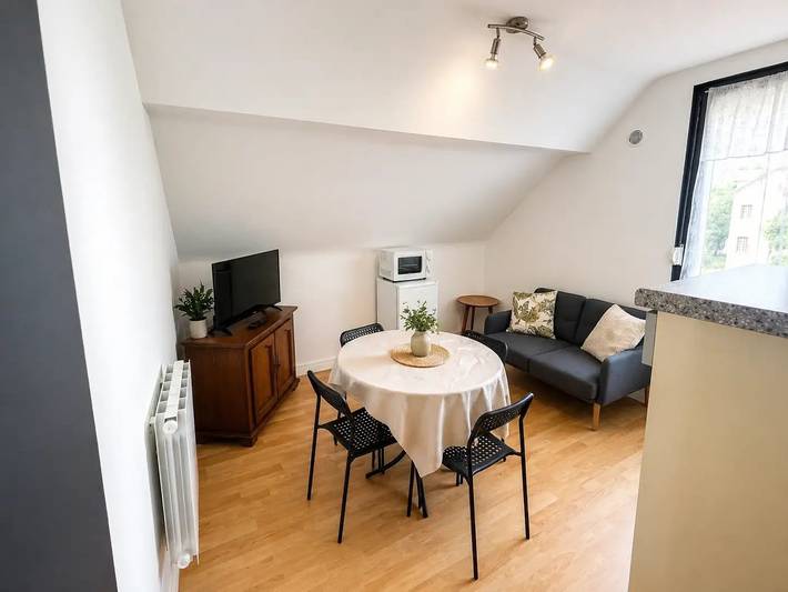 Gîte pour 4 personnes, avec piscine et bassin pour enfant à Saint-Honoré-les-Bains - 2