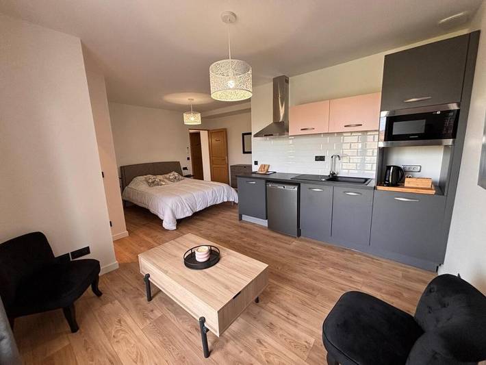 Gîte pour 2 personnes, avec balcon dans Lias - 4