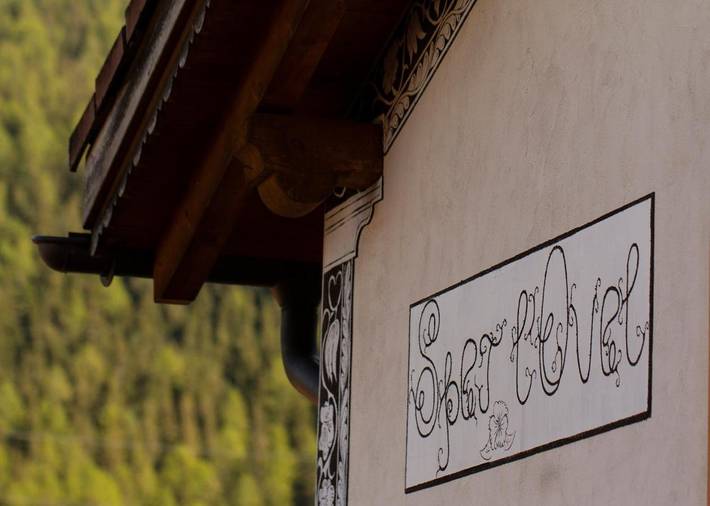 Ferienwohnung für 3 Personen, mit Balkon und Whirlpool sowie Terrasse und Garten in Zernez
