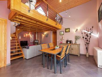 Gîte pour 4 personnes, avec terrasse ainsi que jardin et jacuzzi dans Marcouray