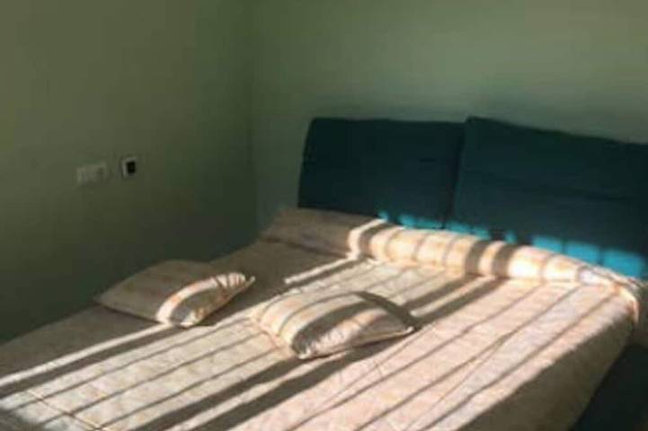 Ferienwohnung für 5 Personen, mit Terrasse und Pool in Platja Grifeu