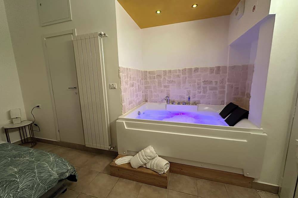 Le Plaisir Luxury Room in Martina Franca, Taranto Province