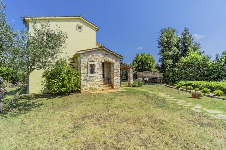 Ferienhaus Istria Moderna * 3000 m2 Garten, privater Pool, Grill, Wlan in Muntic, Südküste Istrien