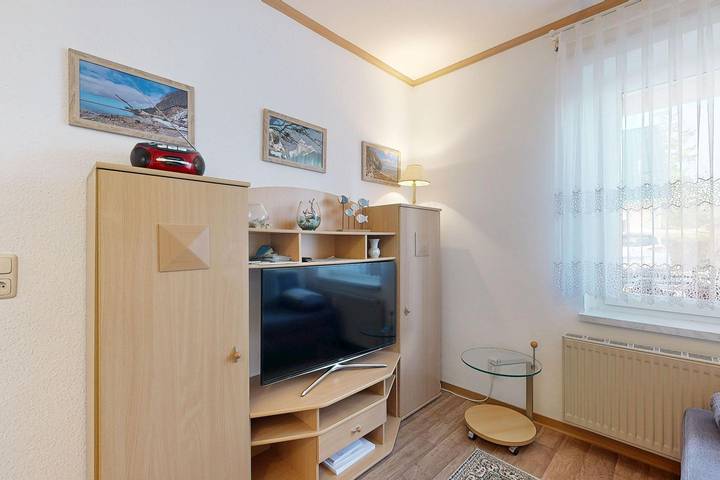 Ganze Wohnung, Kleine Ferienwohnung für 2 Personen in unmittelbarer Strandnähe und Süd-Terrasse in Ostseebad Binz, Binz