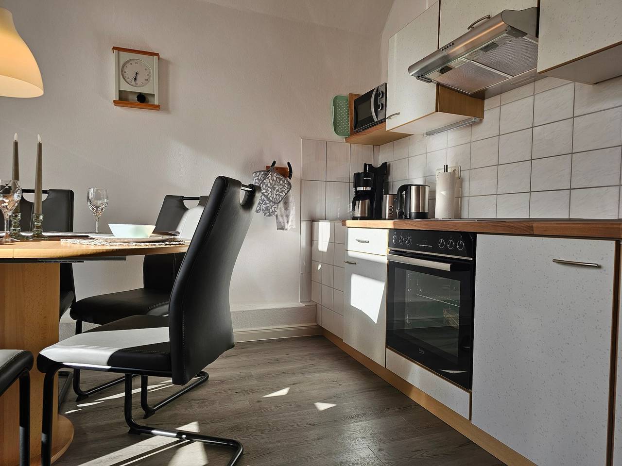 Ganze Wohnung, Apartment „Pferdestall“ mit gemeinsamer Terrasse, Garten und Wlan in Dorum, Cuxland