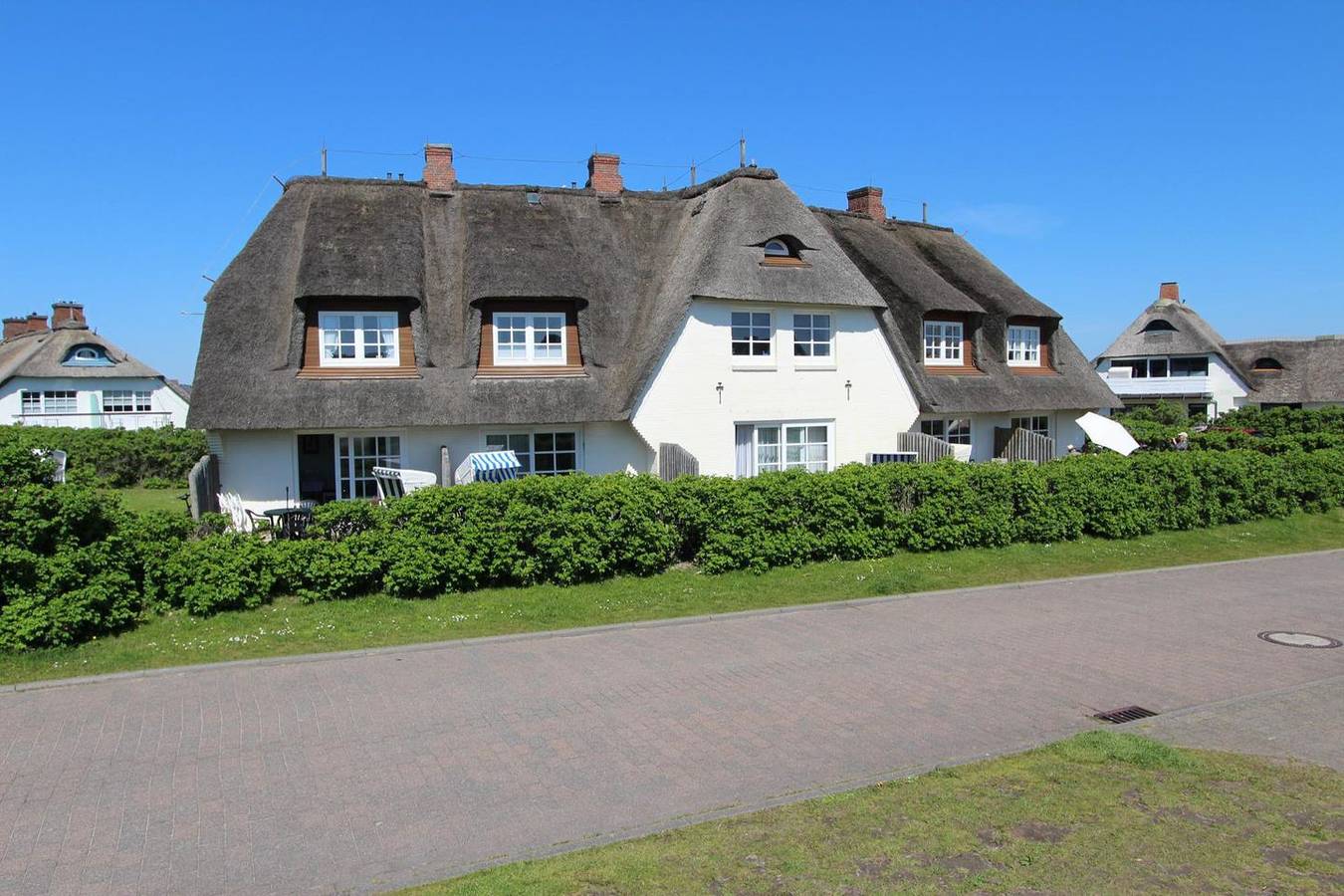 Ganze Wohnung, Moderne und helle Ober- und Dachgeschoss-Wohnung in Top-Lage in Wenningstedt in Wenningstedt, Sylt