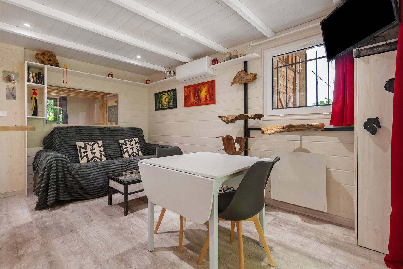 Maison de Vacances 'Manzafaro' avec Vue sur la Montagne et Terrasse Privée in Sisteron, Région de Forcalquier