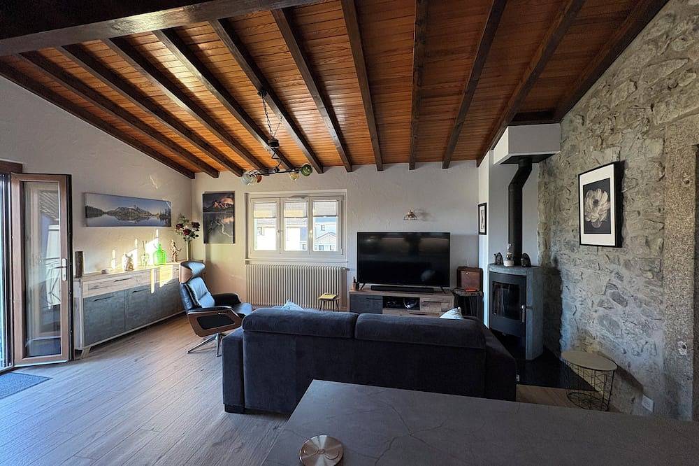 Entire apartment, Charming accommodation 5 minutes from the lake in Sciez, Thonon-les-Bains region