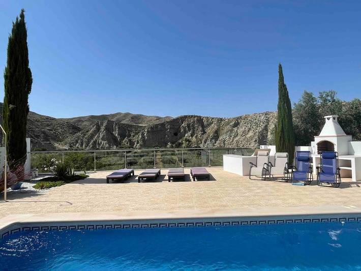 Ferienhaus für 6 Personen, mit Balkon und Terrasse sowie Garten und Pool