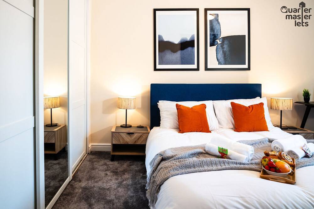 3x Bedroom House (Sleeps 6x) in Warwick, Warwickshire