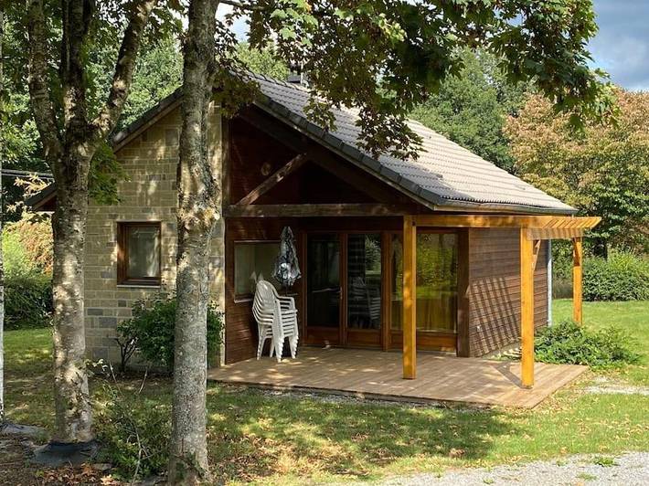 Location de vacances pour 4 personnes, avec jardin à Signy-le-Petit