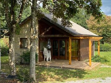 Location de vacances pour 4 personnes, avec jardin à Signy-le-Petit