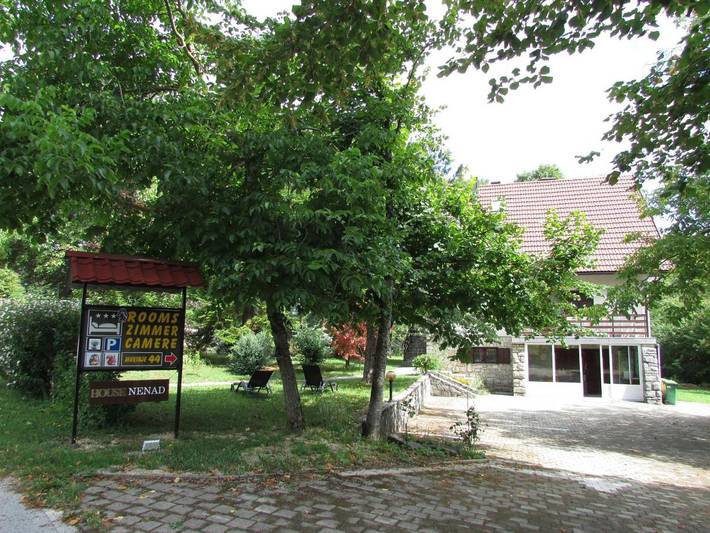 Maison d’hôte pour 2 personnes, avec Balcon et Terrasse ainsi que Jardin et Vue dans Plitvička Jezera