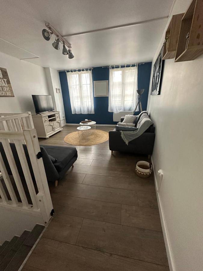 One-Bedroom House in Noyon, Oise