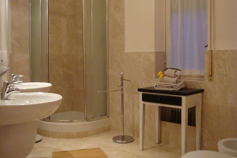 Ganze Wohnung, Großer Dachboden Licht in der Mitte von Cagliari in Sant'Alenixedda, Cagliari