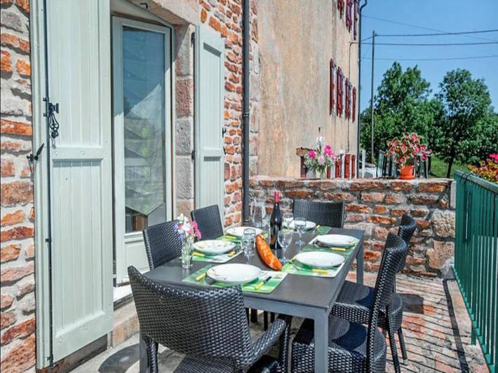 Gîte pour 8 personnes, avec balcon et piscine, adapté aux familles dans Mont Lozère et Goulet - 4