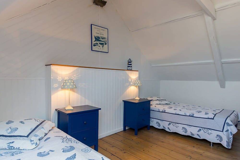 Preciosa casa de vacaciones privada para 6 personas con Wifi, Tv, patio y mascotas permitida in Portsall, Ploudalmézeau