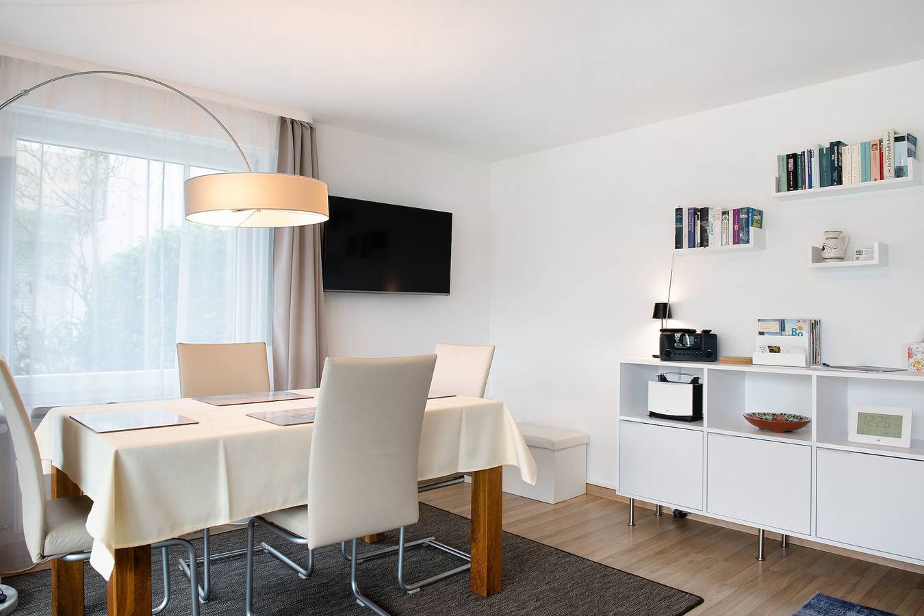 Ganze Wohnung, Moderne Ferienwohnung "Gartenterrasse" mit Gartenterrasse und Wlan in Meersburg, Region Bodensee-Oberschwaben