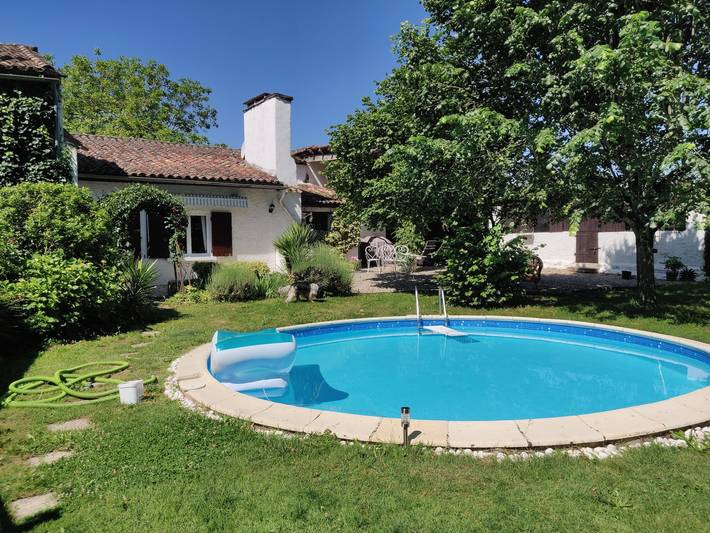 Gîte pour 2 personnes, avec Jacuzzi ainsi que Piscine et Sauna à Bourran
