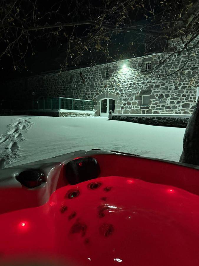 Maison de campagne pour 2 personnes, avec piscine ainsi que jardin et vue, animaux acceptés à Paulhac - 4