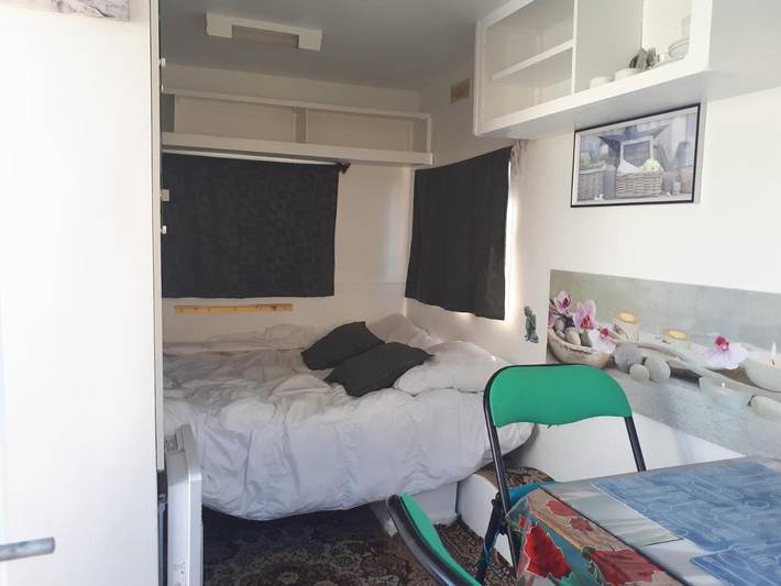 Camping pour 2 personnes, avec Terrasse et Jacuzzi ainsi que Jardin et Piscine