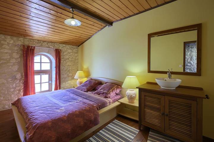 Location de vacances pour 5 personnes, avec terrasse et jardin, animaux acceptés à Pessac-sur-Dordogne - 2