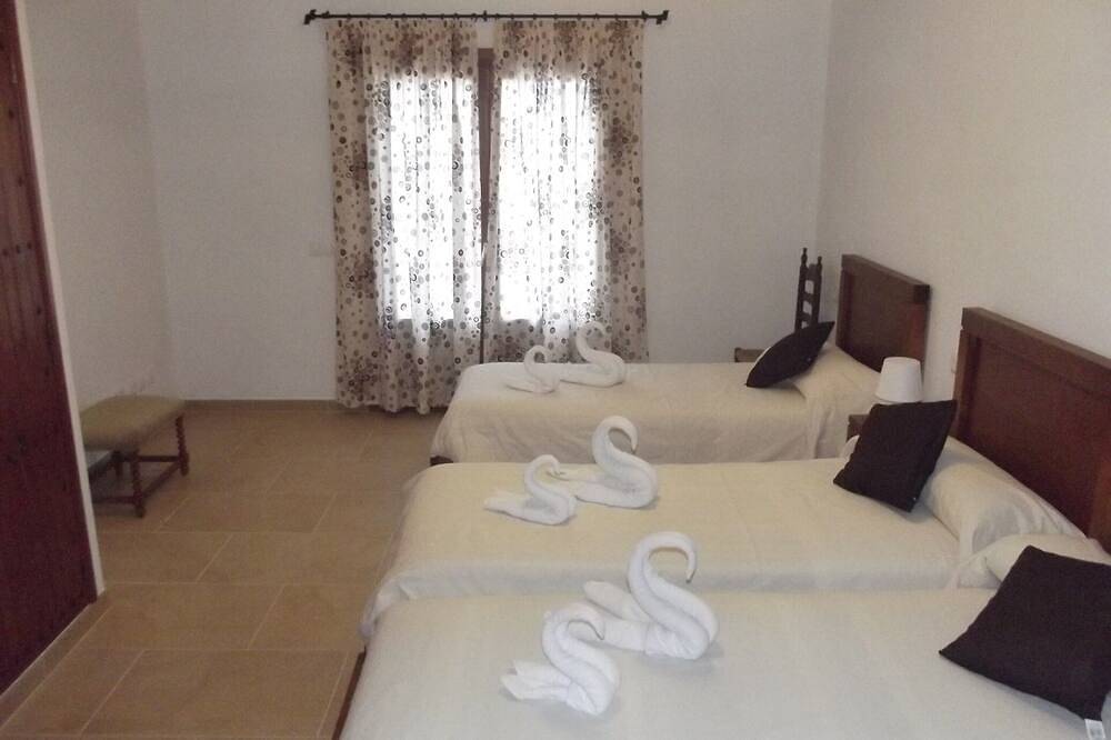 Komplett renovierte Villa mit privatem Pool, Solarium und Grill in Caló des Pou (Santanyí), Santanyí