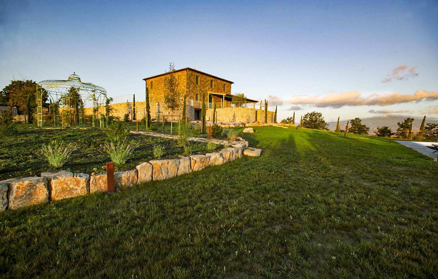 Elegante casa sul fiume con terrazza e garage - 1,5 km dal Torrente Elvella in Acquapendente, Parco di Monte Peglia e Selva di Meana