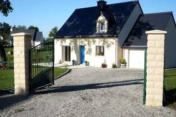 Gîte pour 6 personnes, avec jardin à Guéhenno