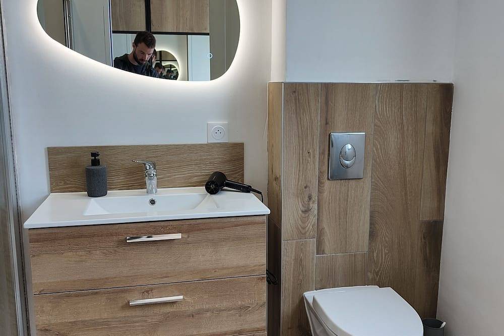 Appartement entier, Studio neuf proche centre ville in Pabu, Région de Guingamp