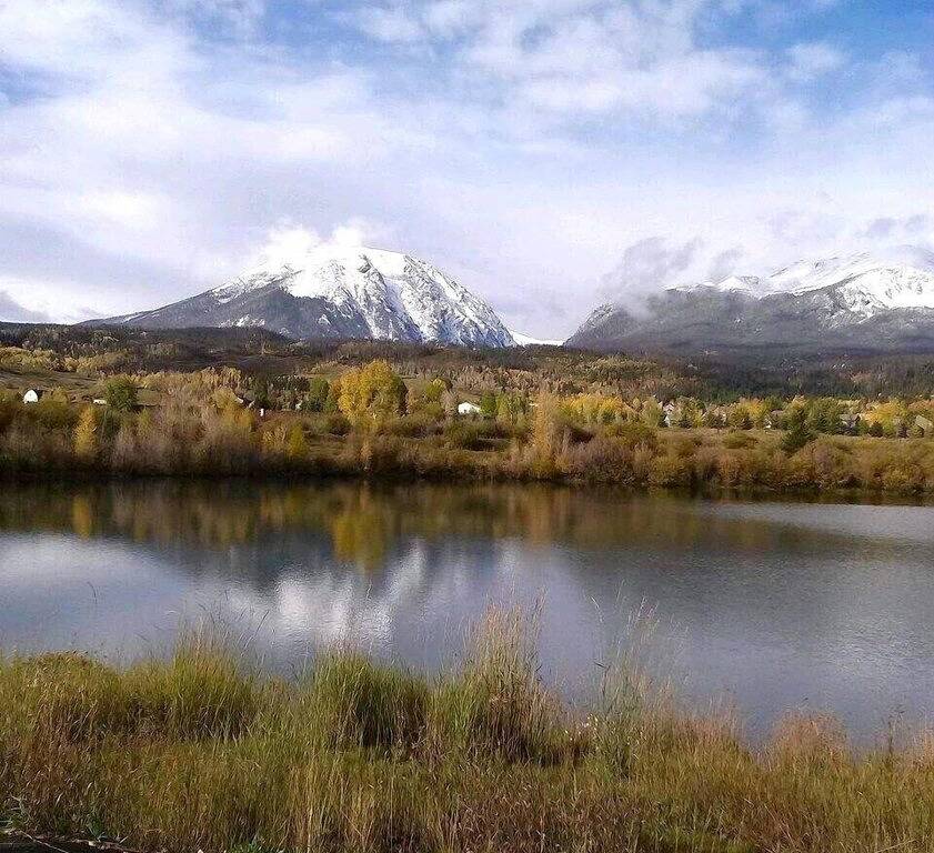 Schöne Aussicht auf die Berge - Luxury Riverside Townhome - Private Whirlpool - Wifi in Silverthorne, Arapaho and Roosevelt National Forests