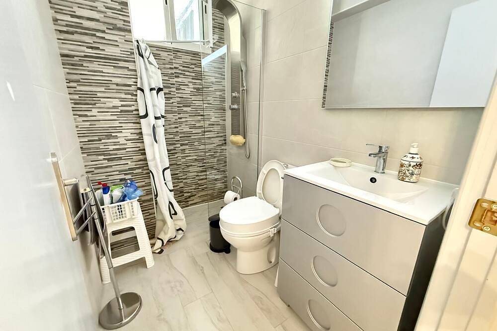 Entire apartment, Top apartment in Guardamar del Segura as good as new renovated 10 min walk to the sea in Playa Moncayo, Guardamar del Segura