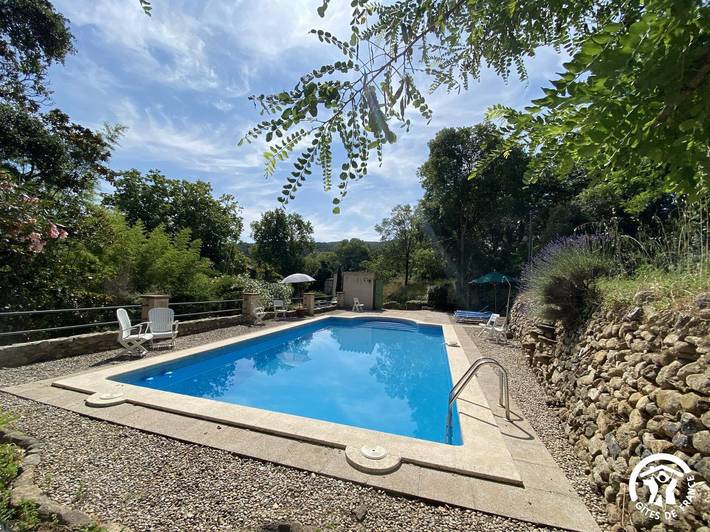 Gîte pour 2 personnes, avec Terrasse ainsi que Jardin et Piscine