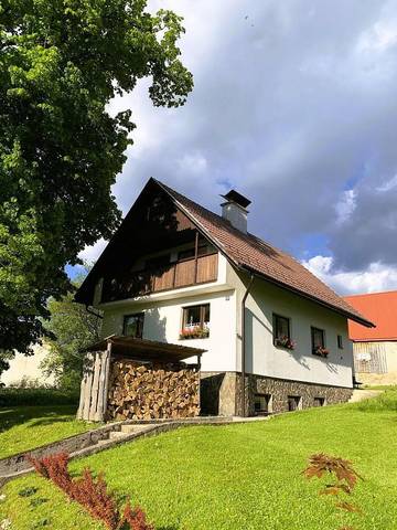 Gîte pour 10 personnes, avec sauna et jardin dans Cicmany