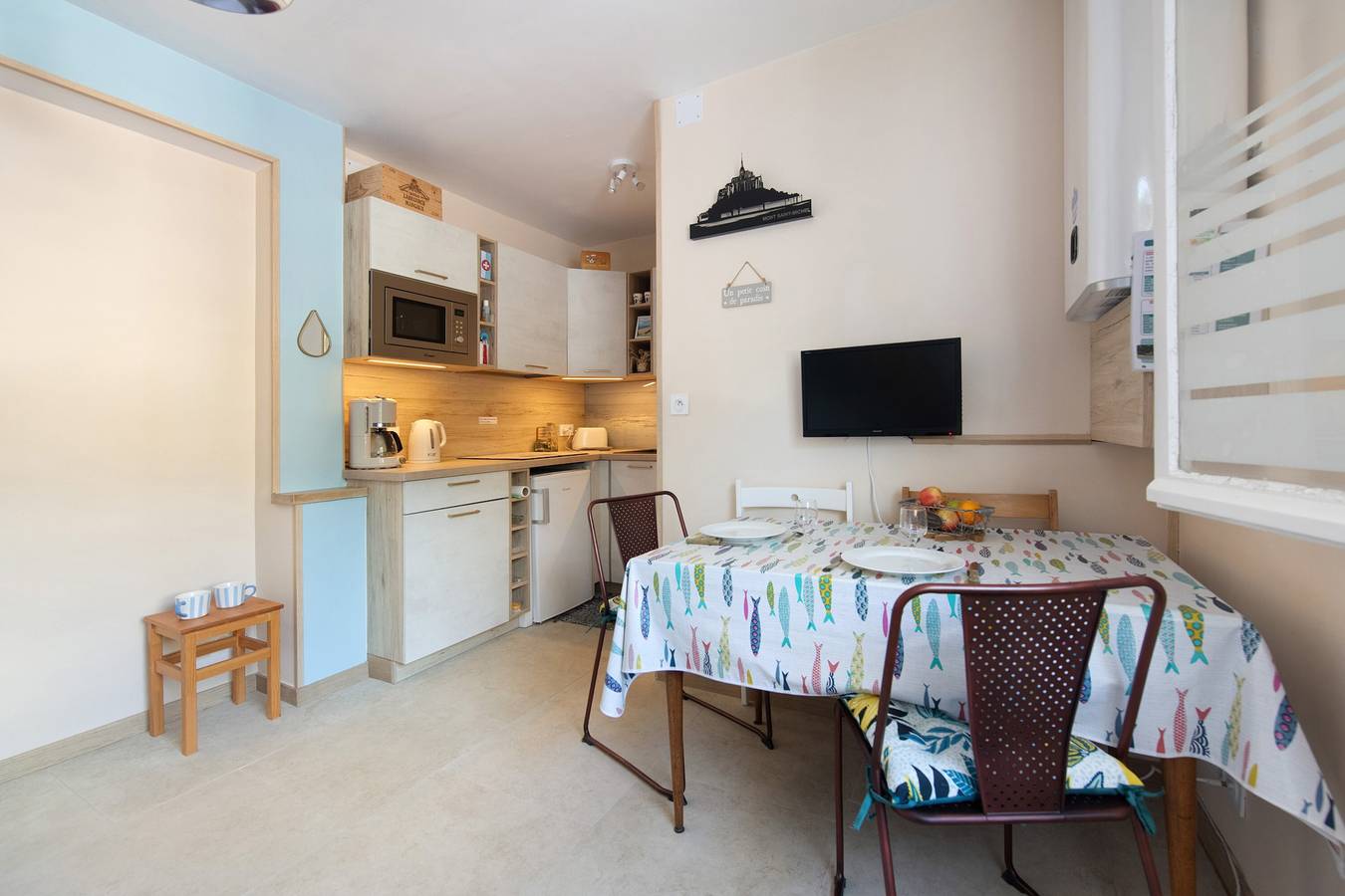 Ganze Wohnung, Duplex in Carolles, Bucht des Mont Saint Michel, 50 m vom Strand entfernt in Carolles, Côte de la Déroute