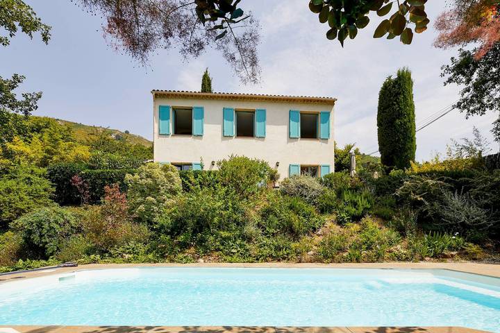 Chalet para 8 personas, con jardín además de piscina y terraza - 1