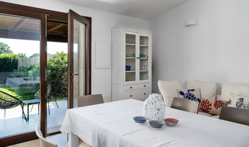 Villa 'Ludovica' mit privater Terrasse, Wi-Fi und Klimaanlage in Costa Rei, Muravera