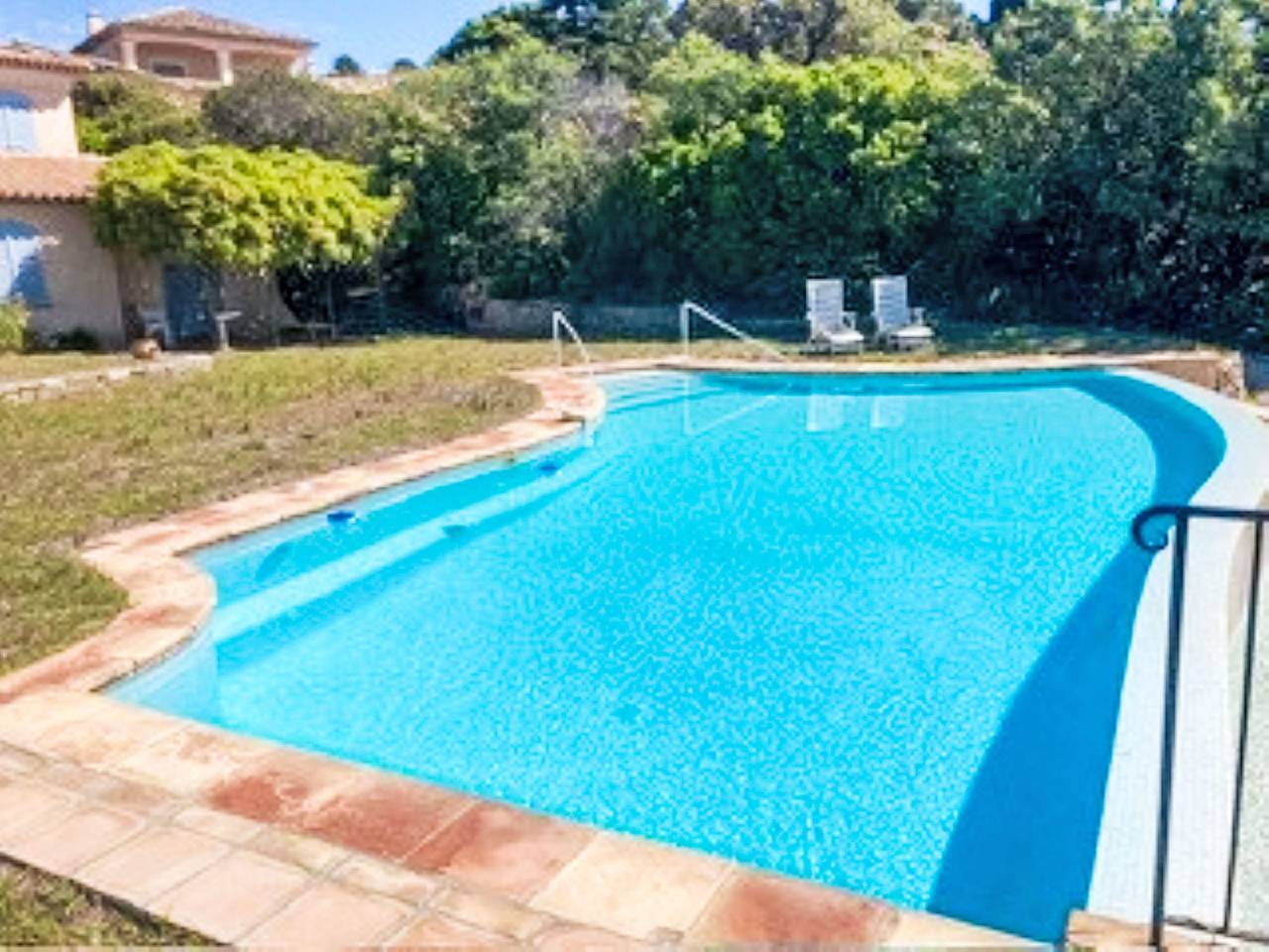 Apartamento entero, Jenny in Rayol-Canadel-sur-Mer, Costa mediterránea (Francia)