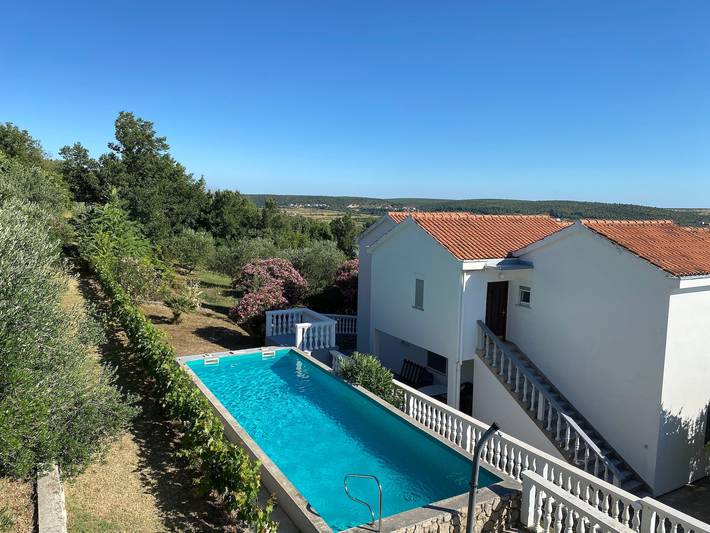 Ganze Ferienwohnung, Wohnung für 2+2 Personen in Ljubač (Dalmatien), Zadar