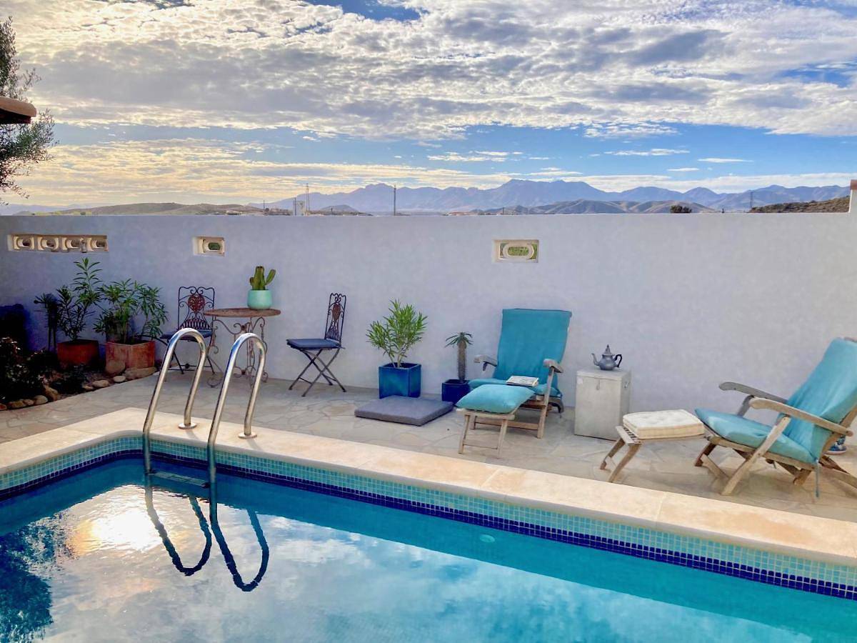 Apartamento vacacional entero, Tinyhouse im Patio einer romantischen Finca in Cuevas del Almanzora, Costa de Almería