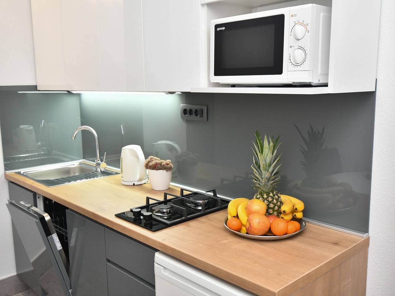 Ganze Wohnung, Apartment mit Terrasse in Gradac, Makarska Riviera