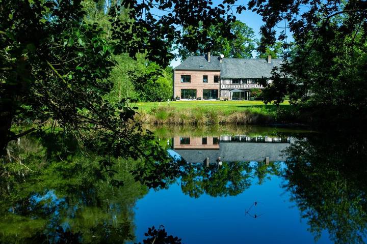 Gîte pour 5 personnes, avec vue ainsi que jardin et vue sur le lac à Yébleron