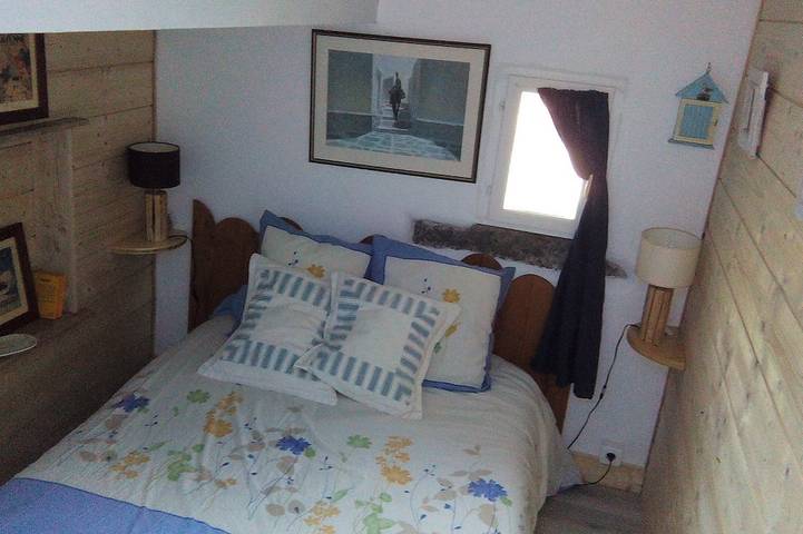 Gîte pour 2 personnes, avec piscine ainsi que terrasse et jardin à Ossès - 2