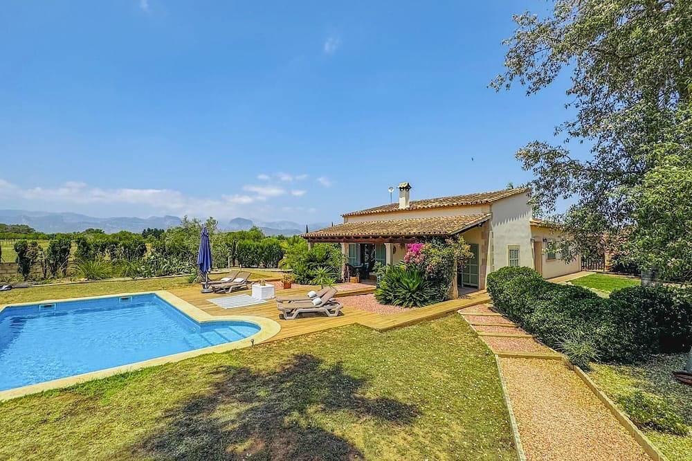 Stunning Country Villa w/ Panoramic Mountain Views in Biniali, Sancellas