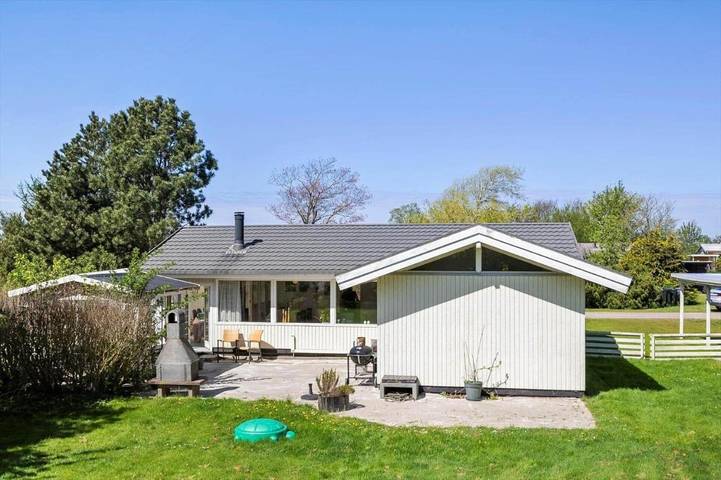 Ferienhaus für 6 Personen, mit Terrasse und Garten in Næsby Strand Seeland