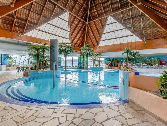 Holiday apartment for 6 people, with pool and children pool as well as terrace and hot tub - 1