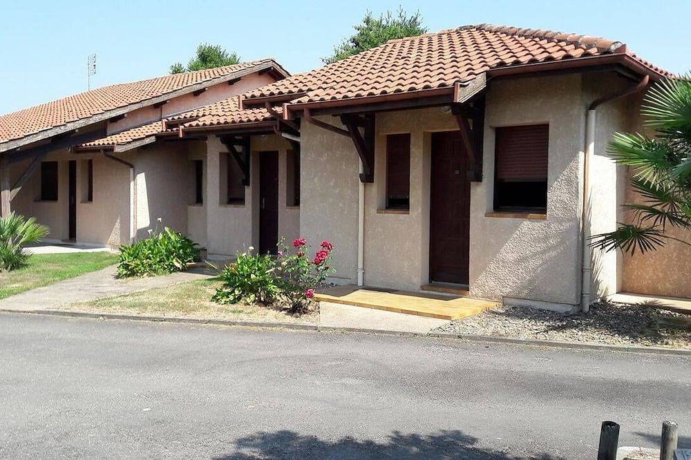 Appartement entier, Les Genêts (T2 duplex) avec piscine in Eugénie-les-Bains, Landes
