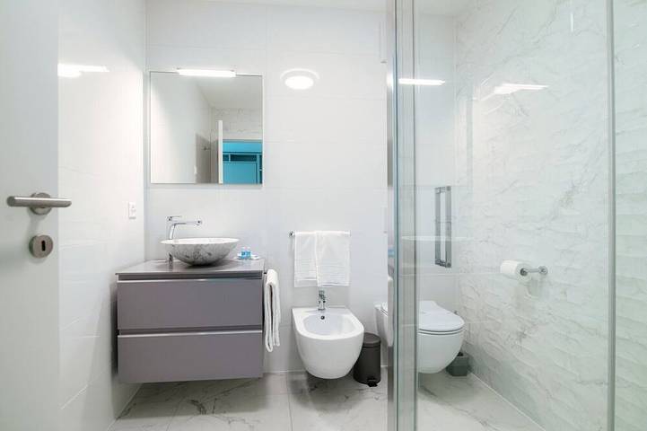 Apartamento entero, Studio with balcony near the center of Locarno (Yellow Studio 12) in Locarno, Alpes Ticineses y del Verbano