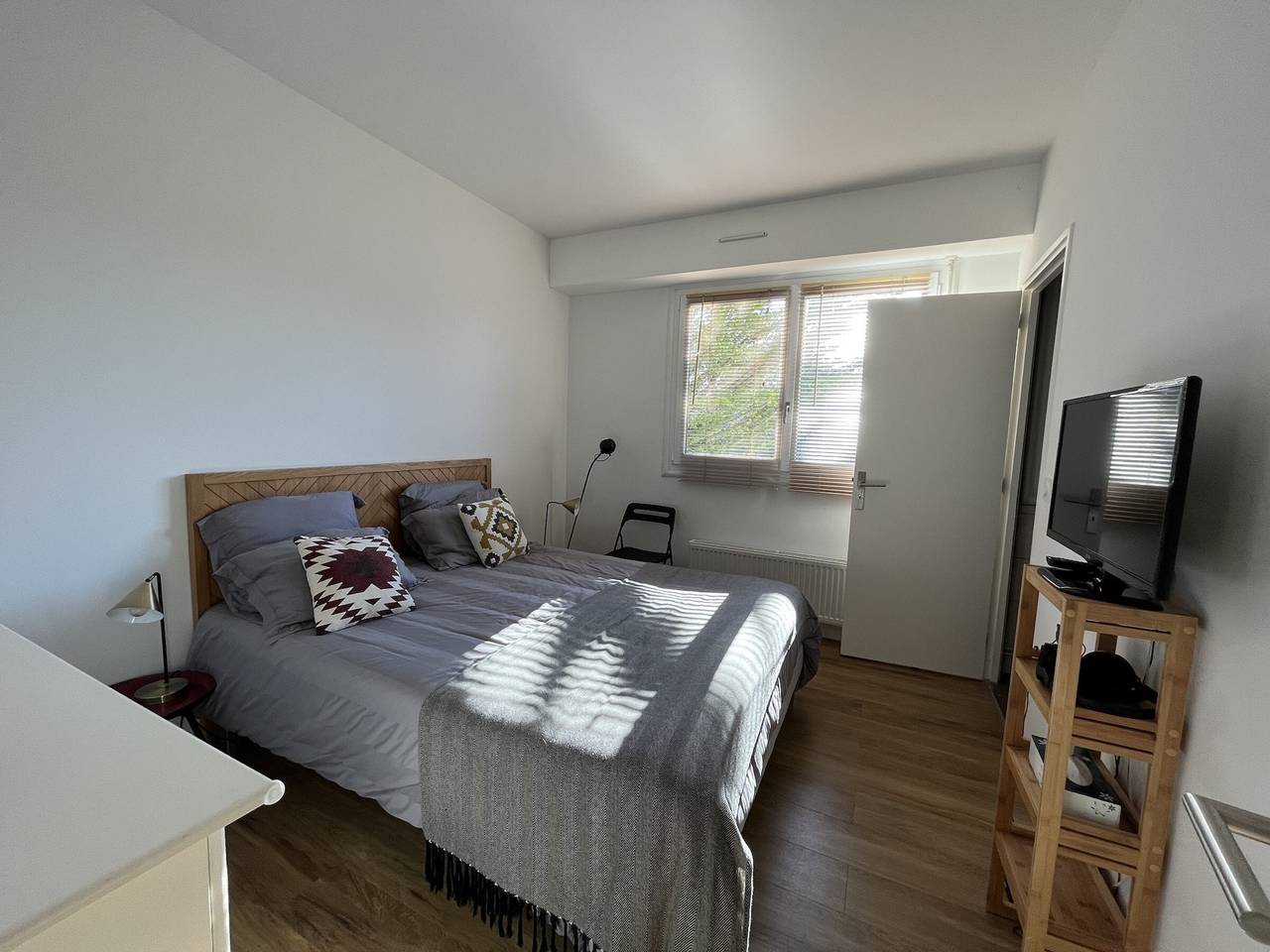 Entire apartment, Charming Apartment in Arcachon with Balcony, Private Parking & Nearby Attractions in Arcachon, Arcachon region