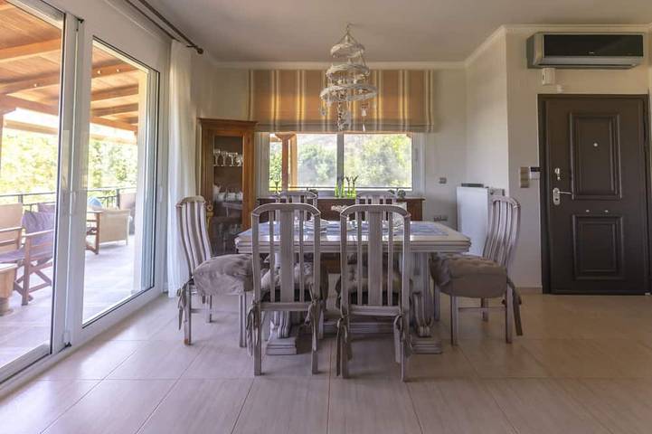 Villa for 8 people, with garden and hot tub, with pets - 1